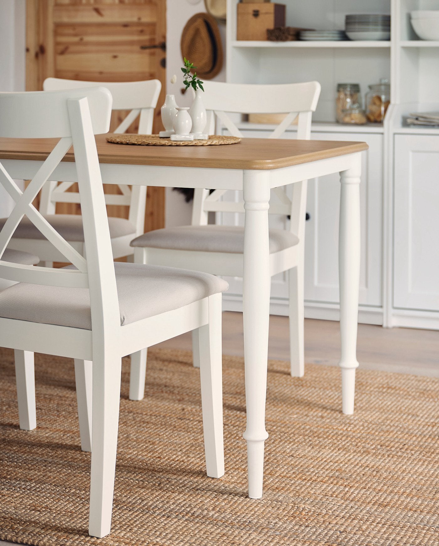 URGENT déménagement — Table IKEA INGOLF + 2 chaises, Enlèvement, Comme neuf