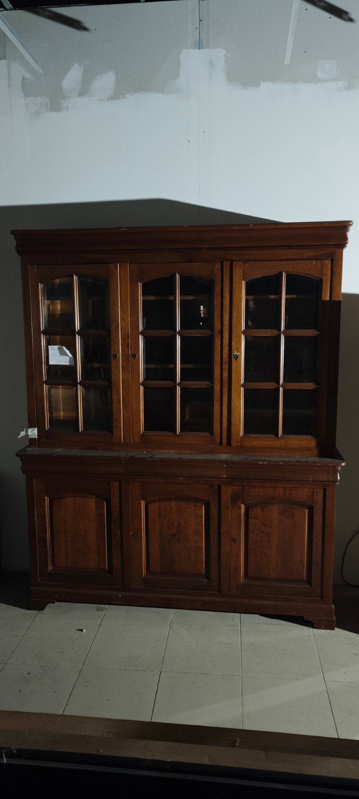 Armoire de type buffet en bois brun, 185x50x222, Ancien, 25 à 50 cm, Avec porte(s), 150 à 200 cm
