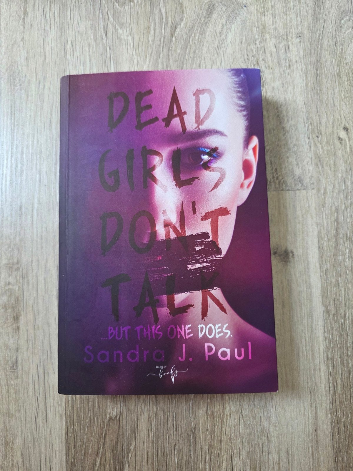 Dead Girls Don't Talk - omkeerbaar boek - Engelstalig, Boeken, Kinderboeken | Jeugd | 13 jaar en ouder, Ophalen