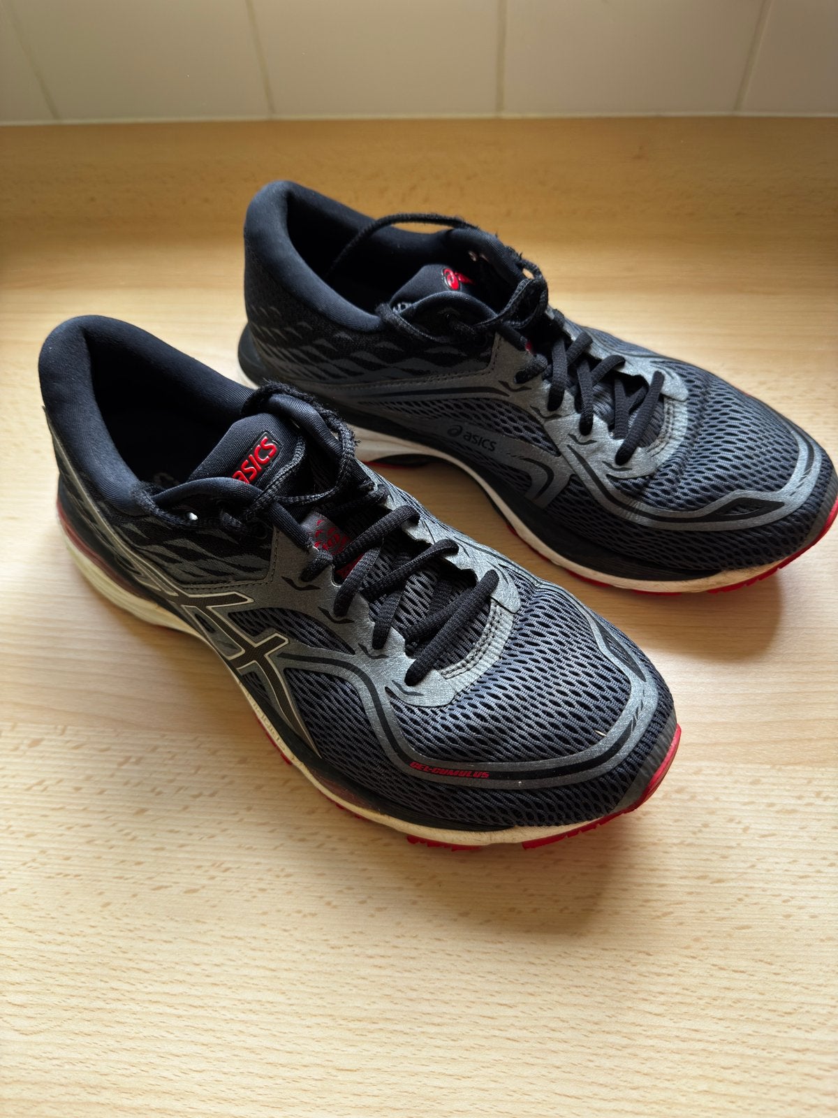Asics Cumulus - 41.5, Course à pied, Chaussures de course à pied, Comme neuf, Enlèvement