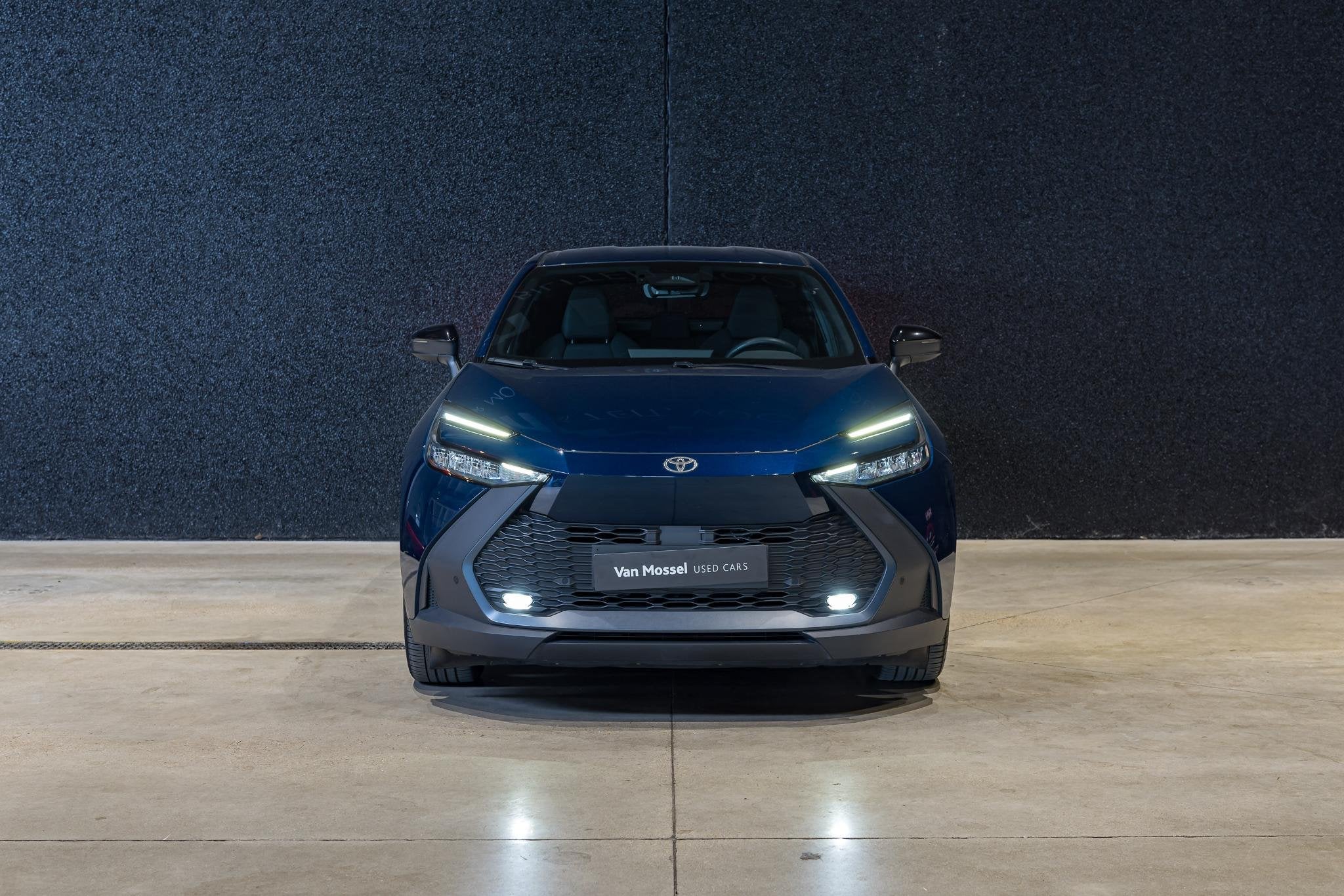 Toyota C-HR 1.8 VVT i-Hybrid C-Lub Mono-Tone E-CVT NAVI | CA, Auto's, 4 cilinders, Blauw, Bedrijf, 5 zetels