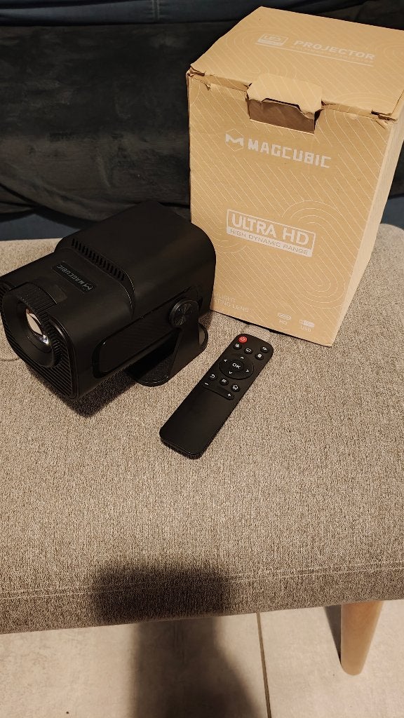 Beamer 4k comme neuf, TV, Hi-fi & Vidéo, Projecteurs vidéo, Enlèvement ou Envoi, LED, Ultra HD (4K), Magicube