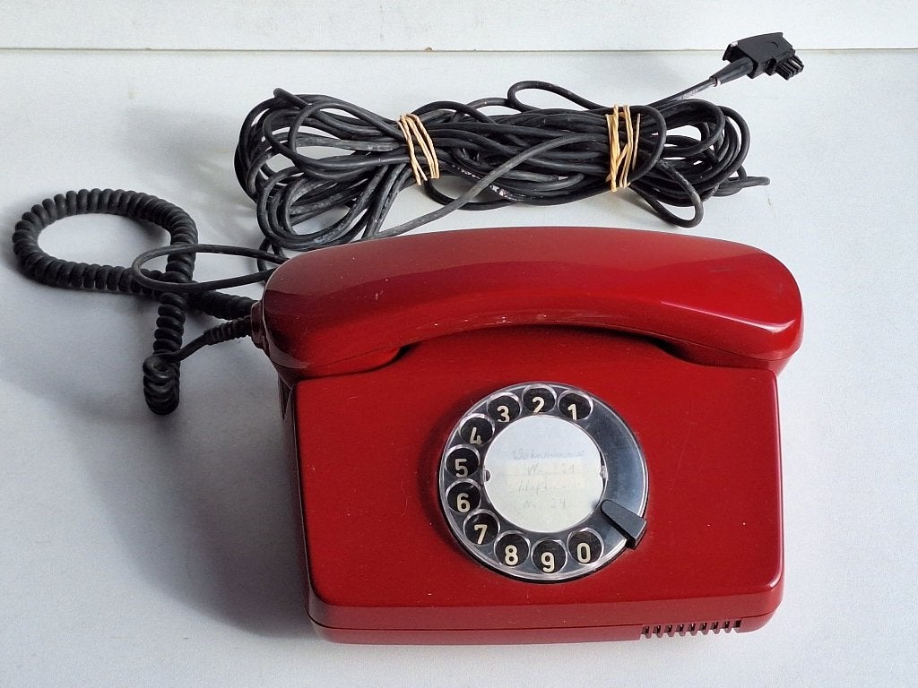 Joli ancien téléphone vintage rouge allemand FeTap, Enlèvement ou Envoi
