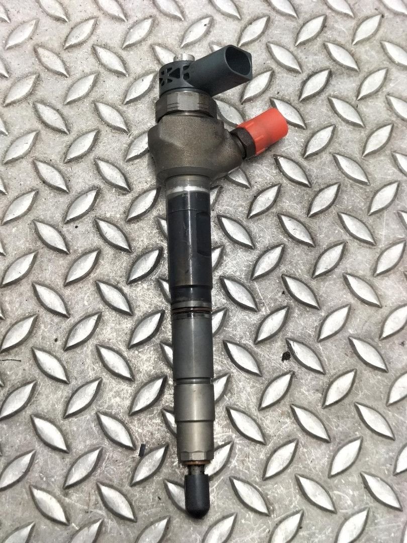 SKODA OCTAVIA BRANDSTOF INJECTOR / VERSTUIVER 04L130277G 201, Auto-onderdelen, Ophalen of Verzenden, Gebruikt, Stiba lid