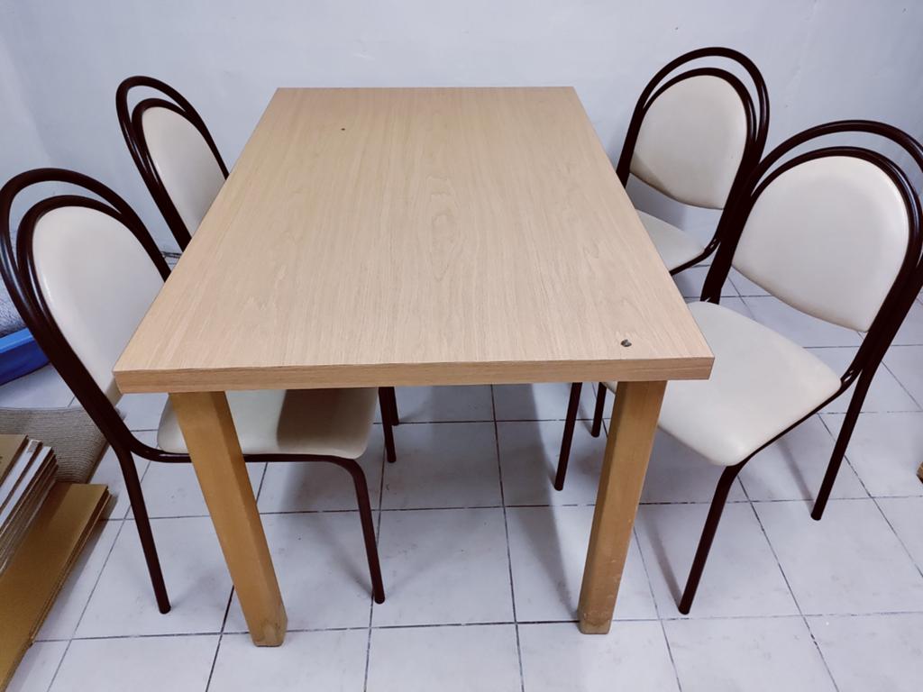 Tafel en stoelen, Huis en Inrichting, Ophalen