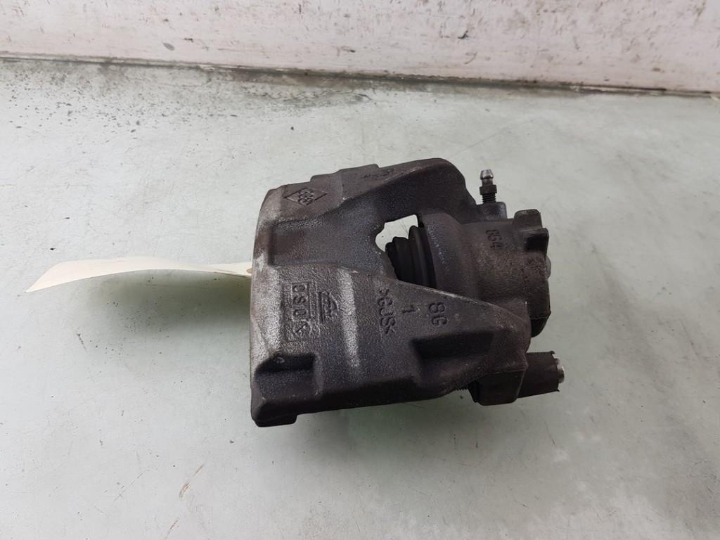 REMKLAUW RECHTS VOOR ABS Dacia Duster (SR) (|410019769R|), Gebruikt, Dacia