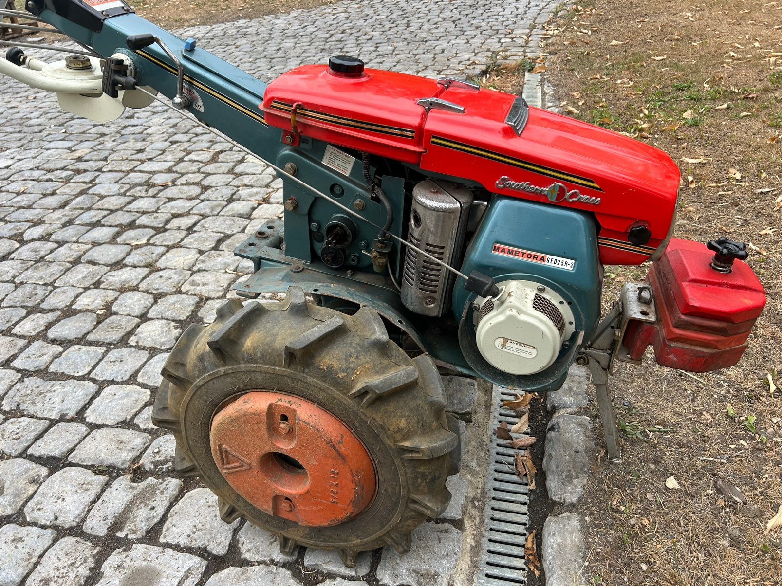 Motoculteur mametora 10 PK, Bricolage & Construction, Outillage | Fraiseuses, Enlèvement, Comme neuf