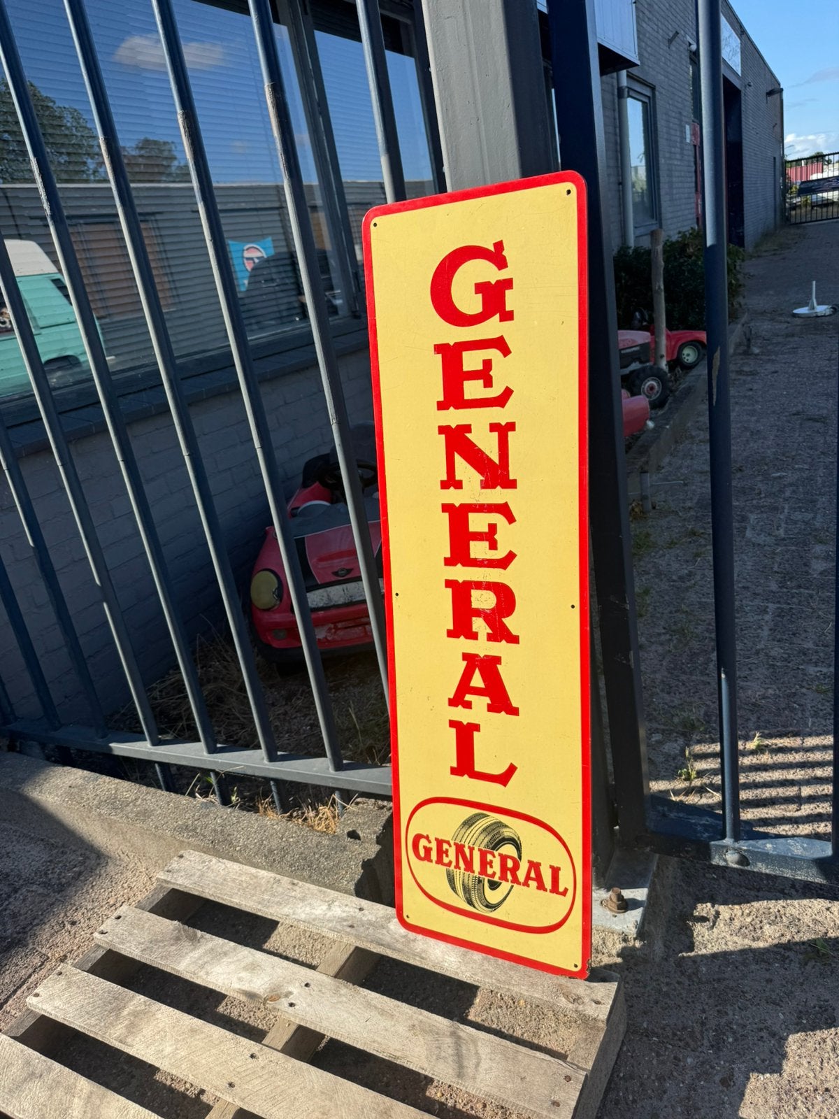 GENERAL banden oud reclaembord, Ophalen of Verzenden, Gebruikt, Reclamebord