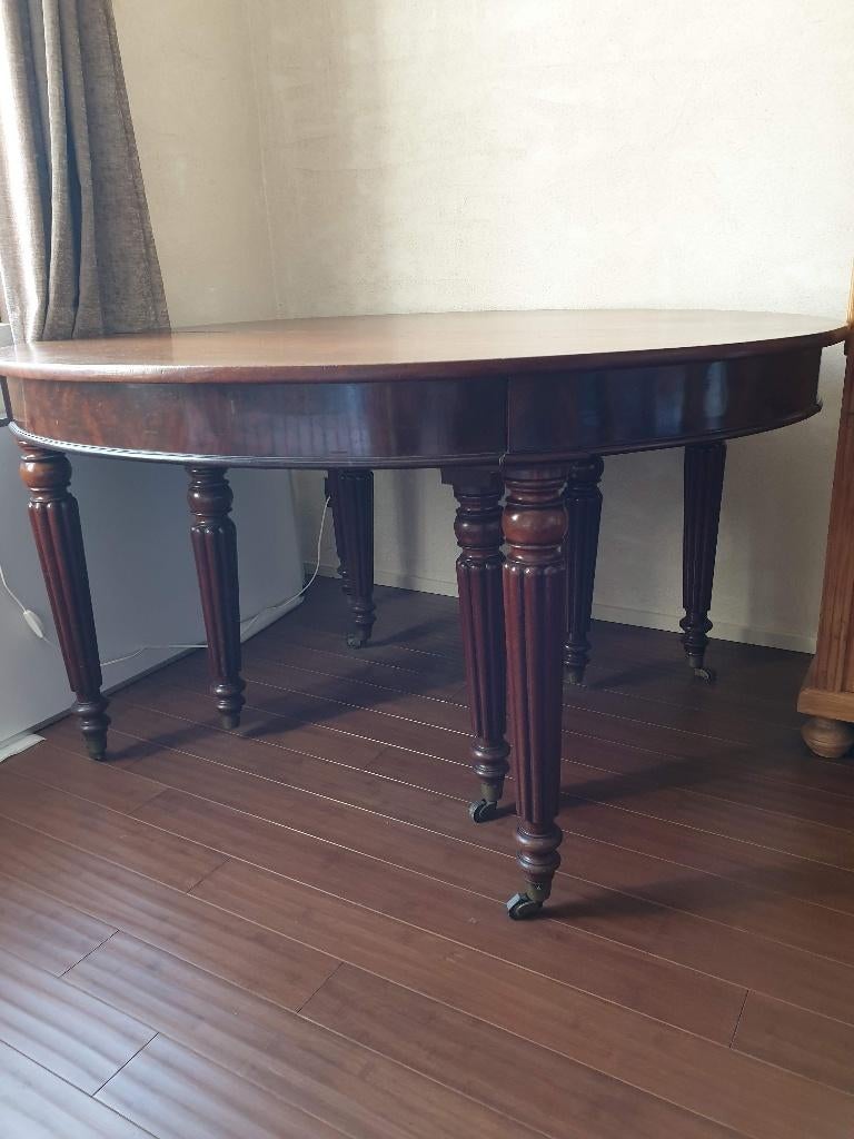Ovale Directoire tafel, Enlèvement