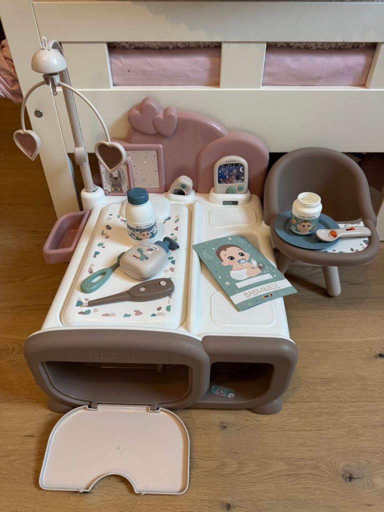 Lit pour poupée Smoby, Enfants & Bébés, Jouets | Poupées, Enlèvement