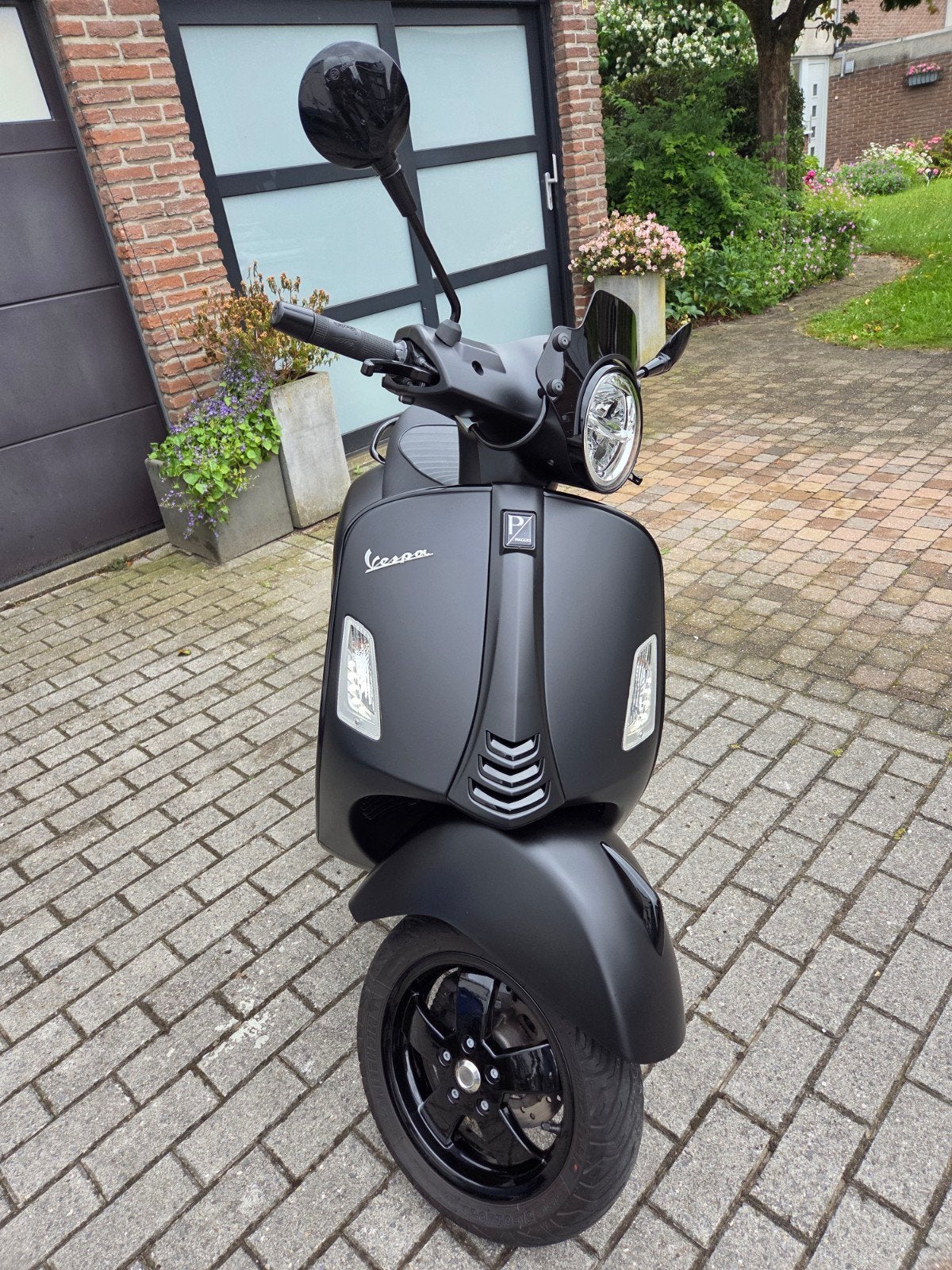 Vespa GTS Super 125cc i-get Notte 2020. Nieuwe foto's, Scooter, Occasion, 125 cc, 11 kW of minder