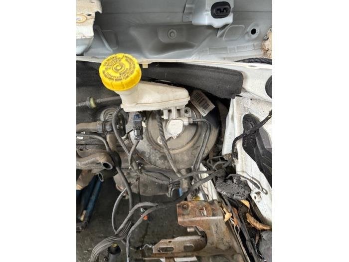 Rembekrachtiger van een Opel Crossland X, Gebruikt, -, -, Opel