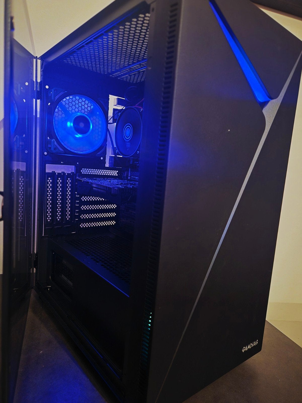 Gamidas Deep Blue/PC de jeu économique, 16 Go de RAM/1050TI/, Informatique & Logiciels, 512 GB, Utilisé, Gaming, Intel Core i5