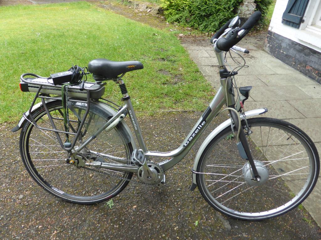 elektrische damesfiets gazelle met lader 36v - slechte accu, Fietsen en Brommers, Ophalen, Gebruikt, Gazelle