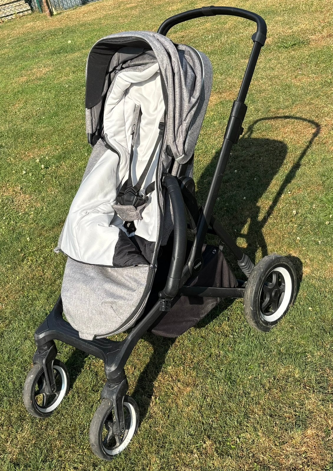 Poussette Thule Sleek gris chiné, Enlèvement, Comme neuf, Autres marques, Protection de pluie