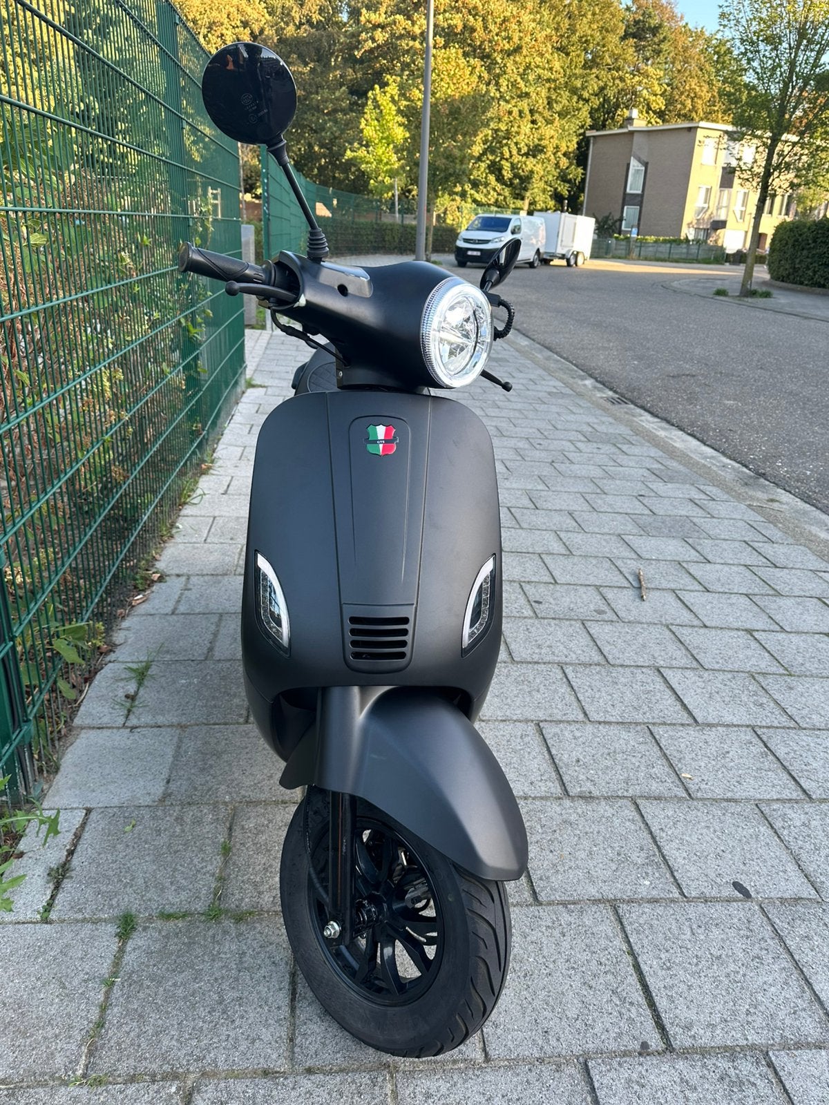 Gts toscana A-klasse, Fietsen en Brommers, Ophalen, Zo goed als nieuw, Benzine