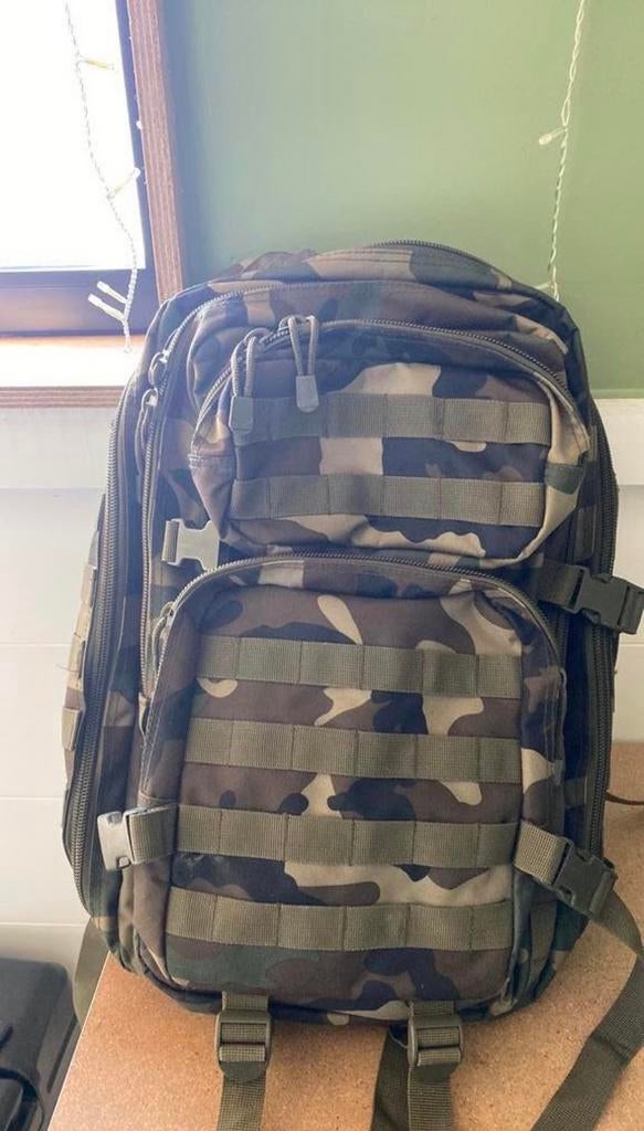 Sac à dos camouflage — Style tactique — Vert/noir, Enlèvement, Utilisé