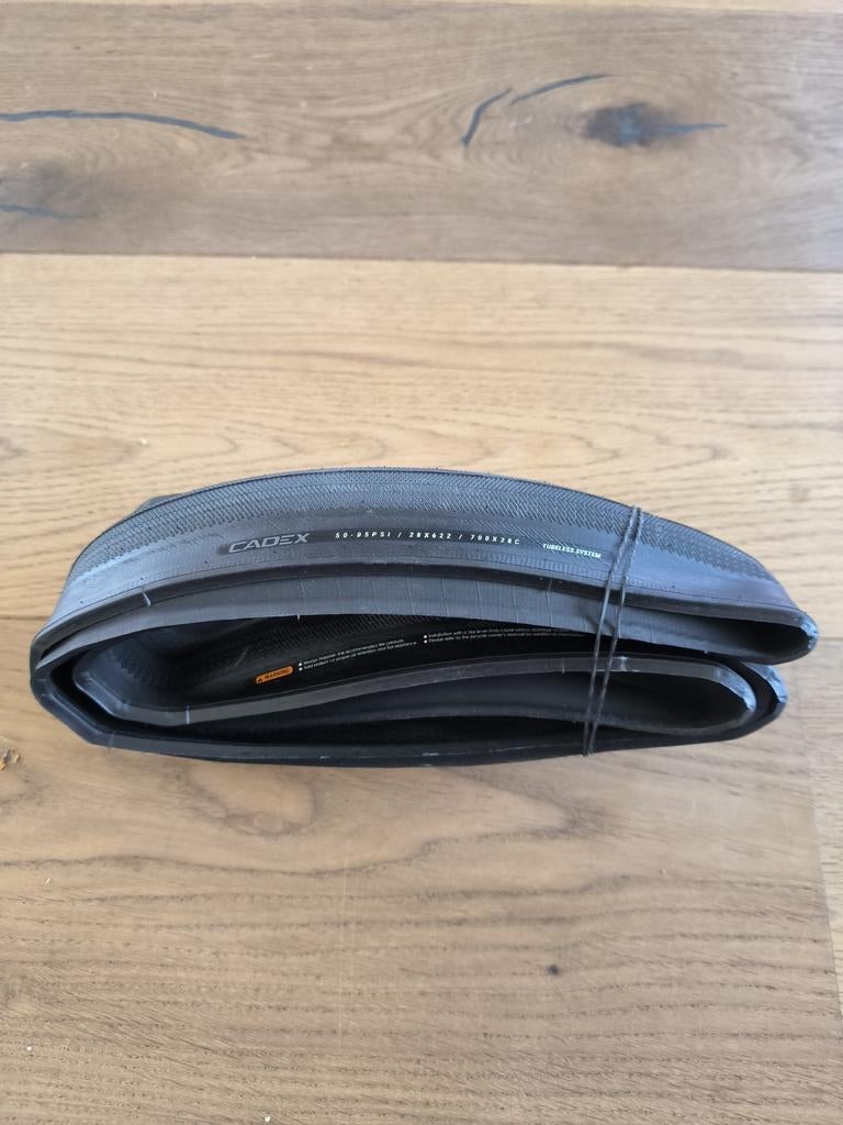 Tubbles buitenband cadex maat 28 x 700 ., Fietsen en Brommers, Ophalen of Verzenden