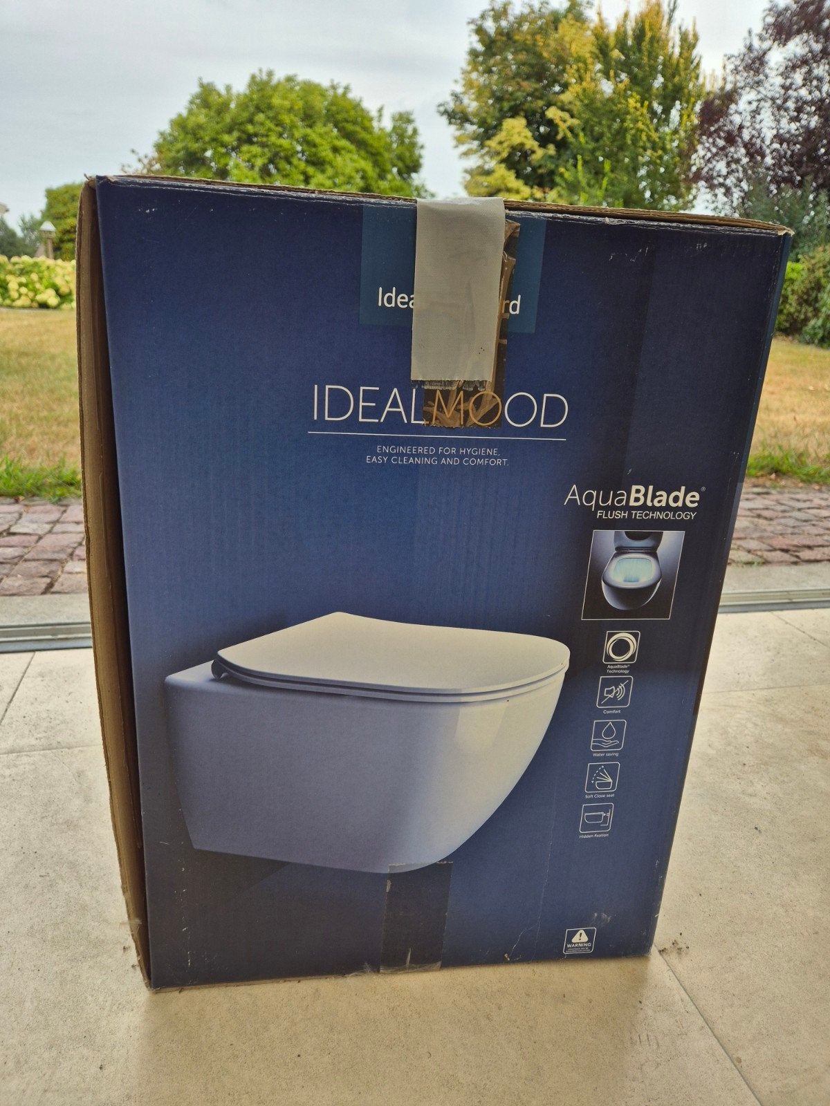 Ideal Standard Aquablade hangtoilet, Doe-het-zelf en Bouw, Ophalen, Nieuw, Toilet
