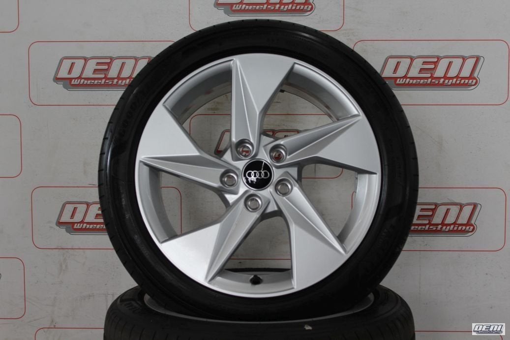 17" Audi A3 originele velgenset 8Y0601025A demo, nieuwstaat!, Gebruikt, -, -, Banden en Velgen