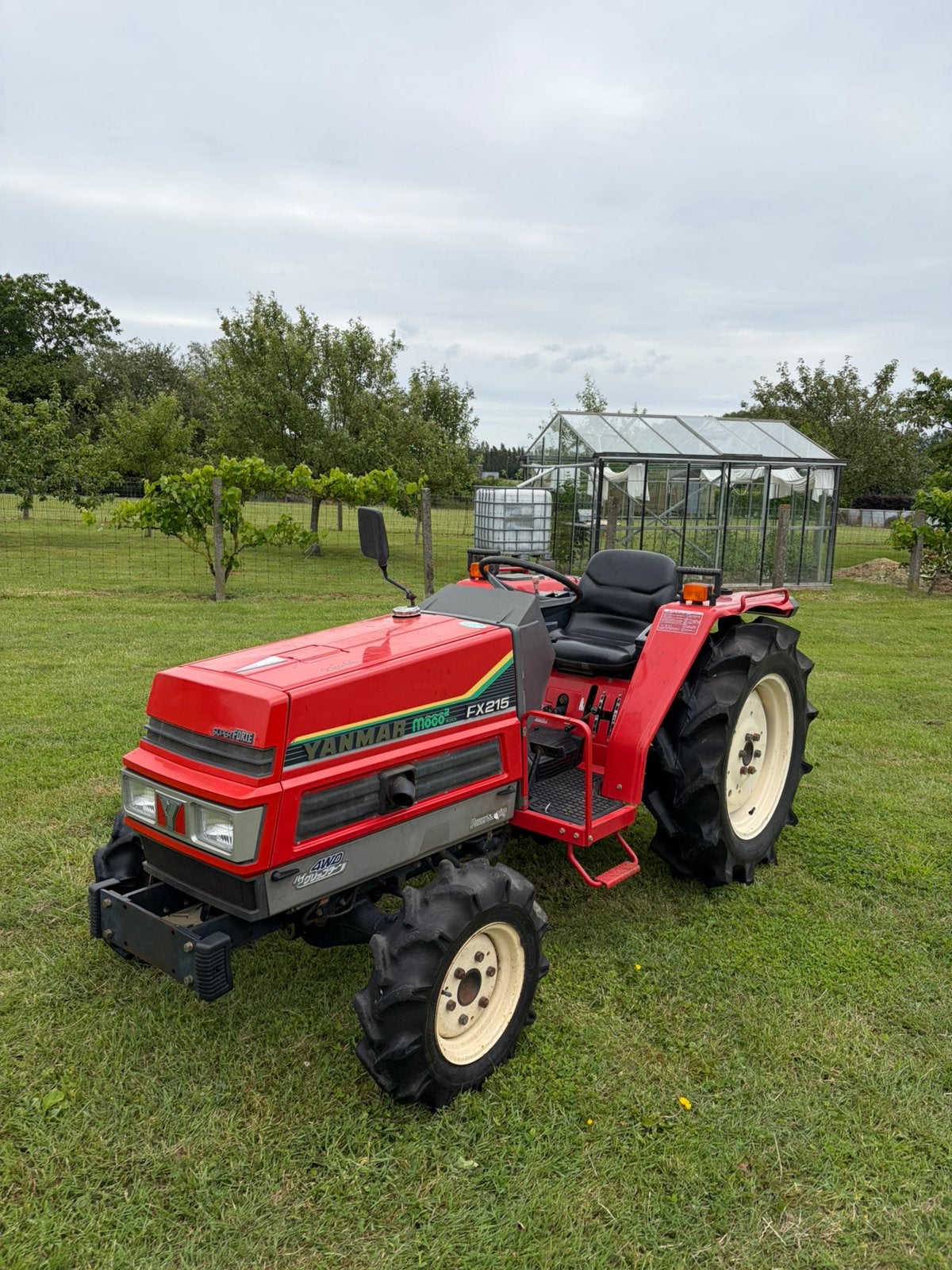 Minitractor Yanmar FX215 - 3cil. - 4x4 - POWERSHIFT - SERVO, Zakelijke goederen, Landbouw | Tractoren, Ophalen of Verzenden