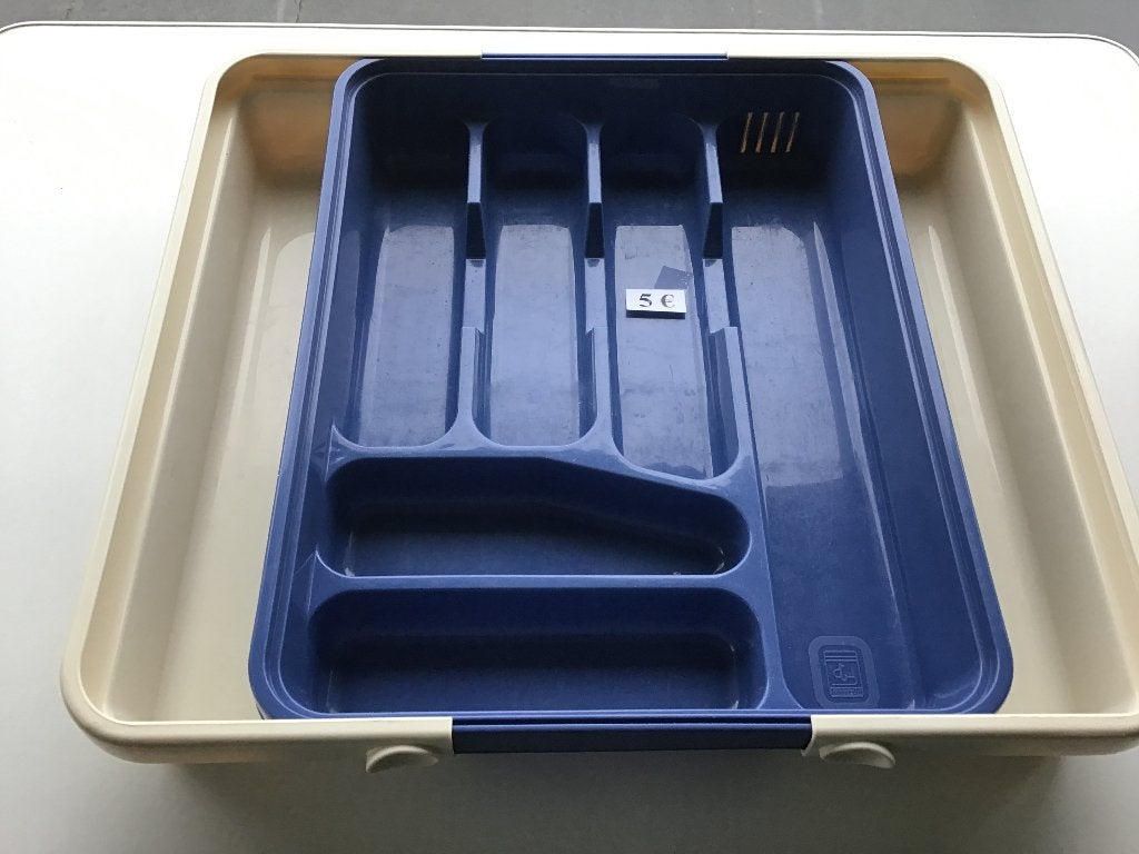 25 plateaux à couverts à différents prix, Maison & Meubles, Cuisine| Tupperware, Enlèvement ou Envoi, Comme neuf