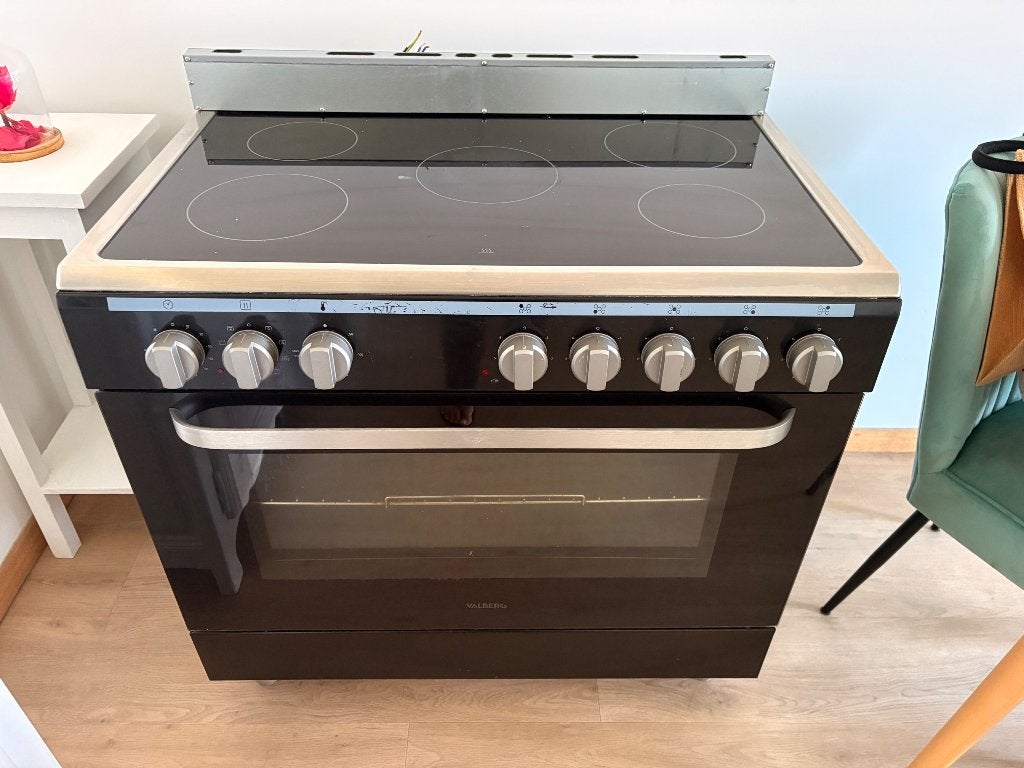 Cuisinière vitrocéramique VALBERG VAL CV 90 5MFC NVT, Electroménager, Cuisinières, 85 à 90 cm, Enlèvement, Utilisé, À Poser