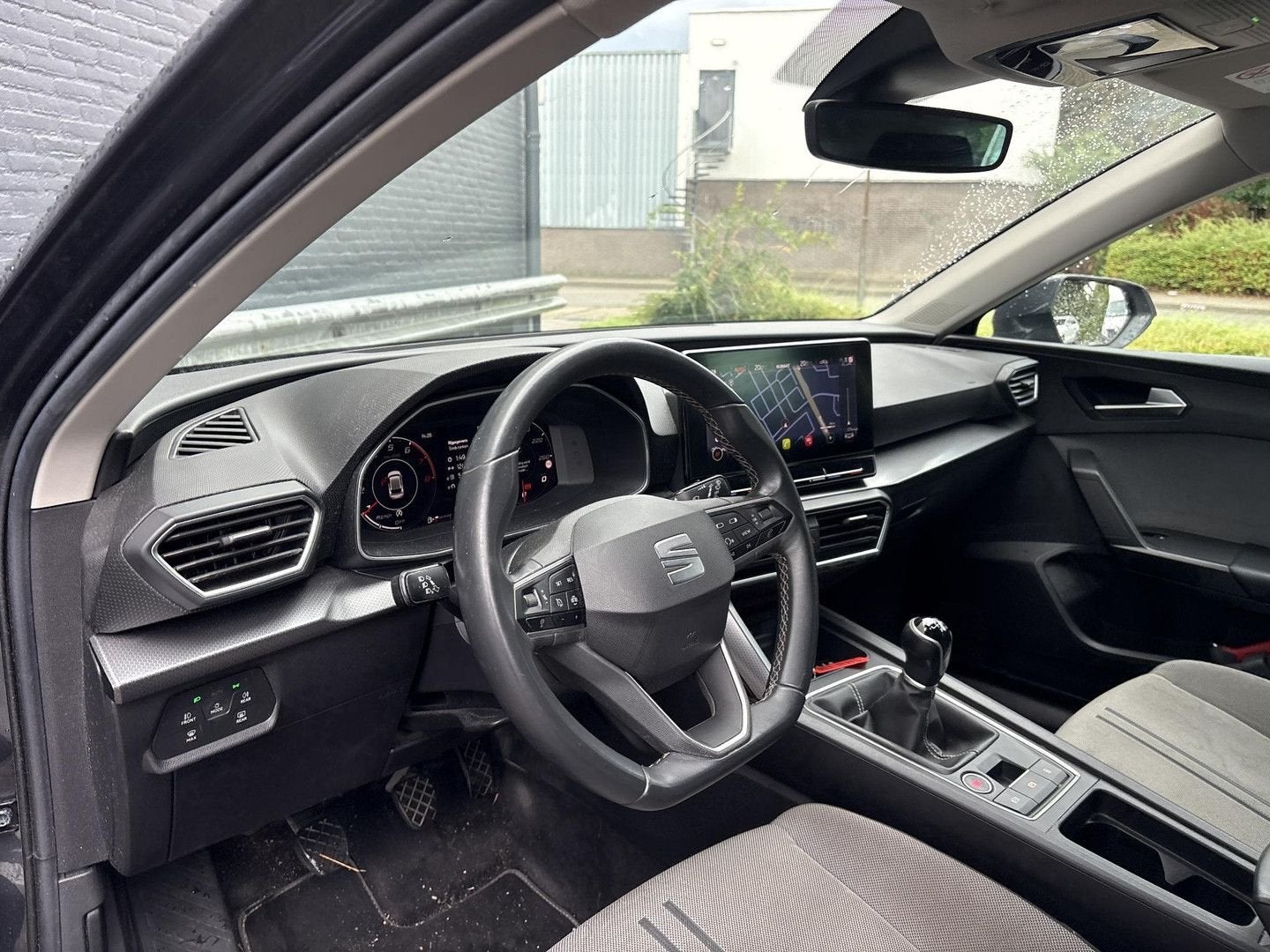 Seat Leon 1.0 TSI Style Launch Edition | € 7.800,- NETTO! |, Auto's, Seat, Leon, Bedrijf, Grijs, Zilver of Grijs