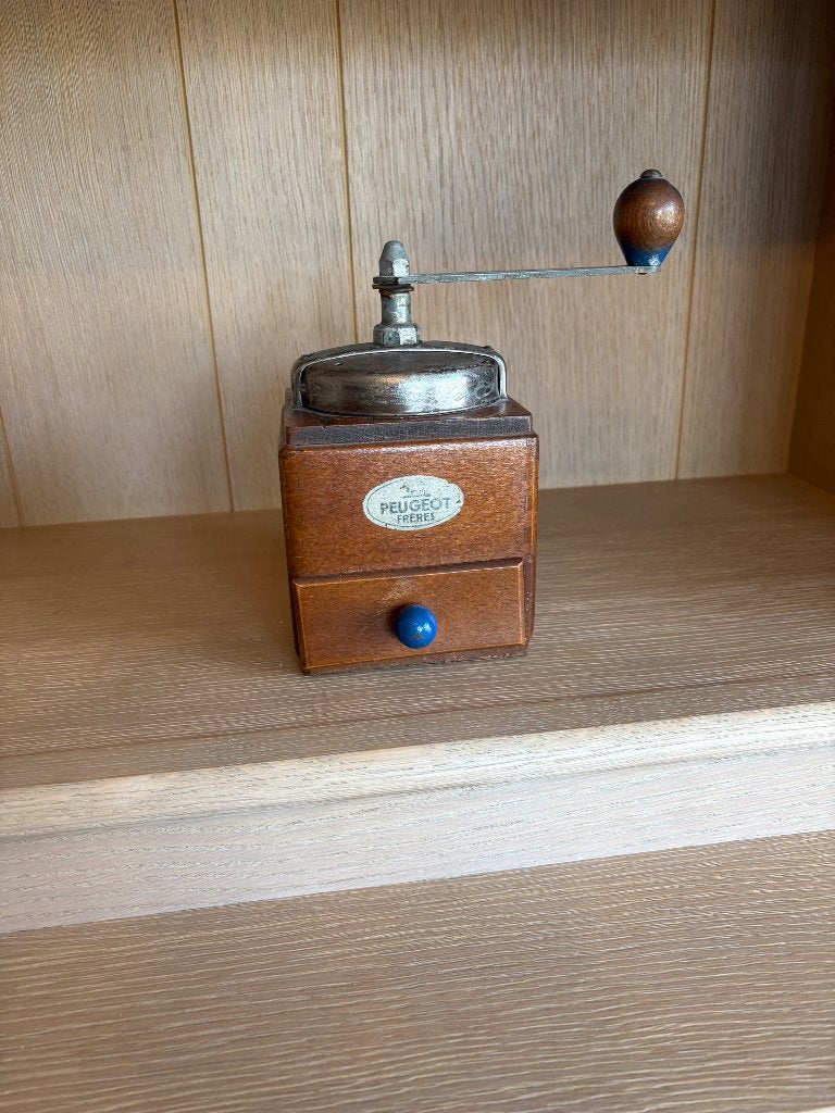 Koffiemolen, Ophalen