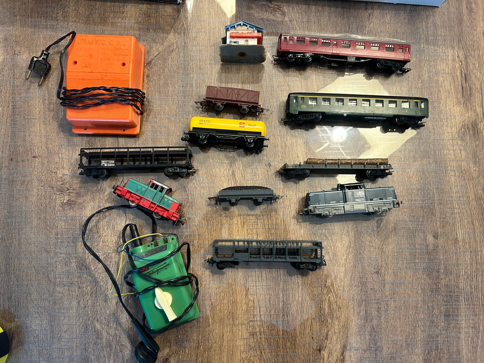 Lot trains vintage – Locomotives + rails – Non testé, Hobby & Loisirs créatifs, Trains miniatures | Échelle N, Enlèvement ou Envoi