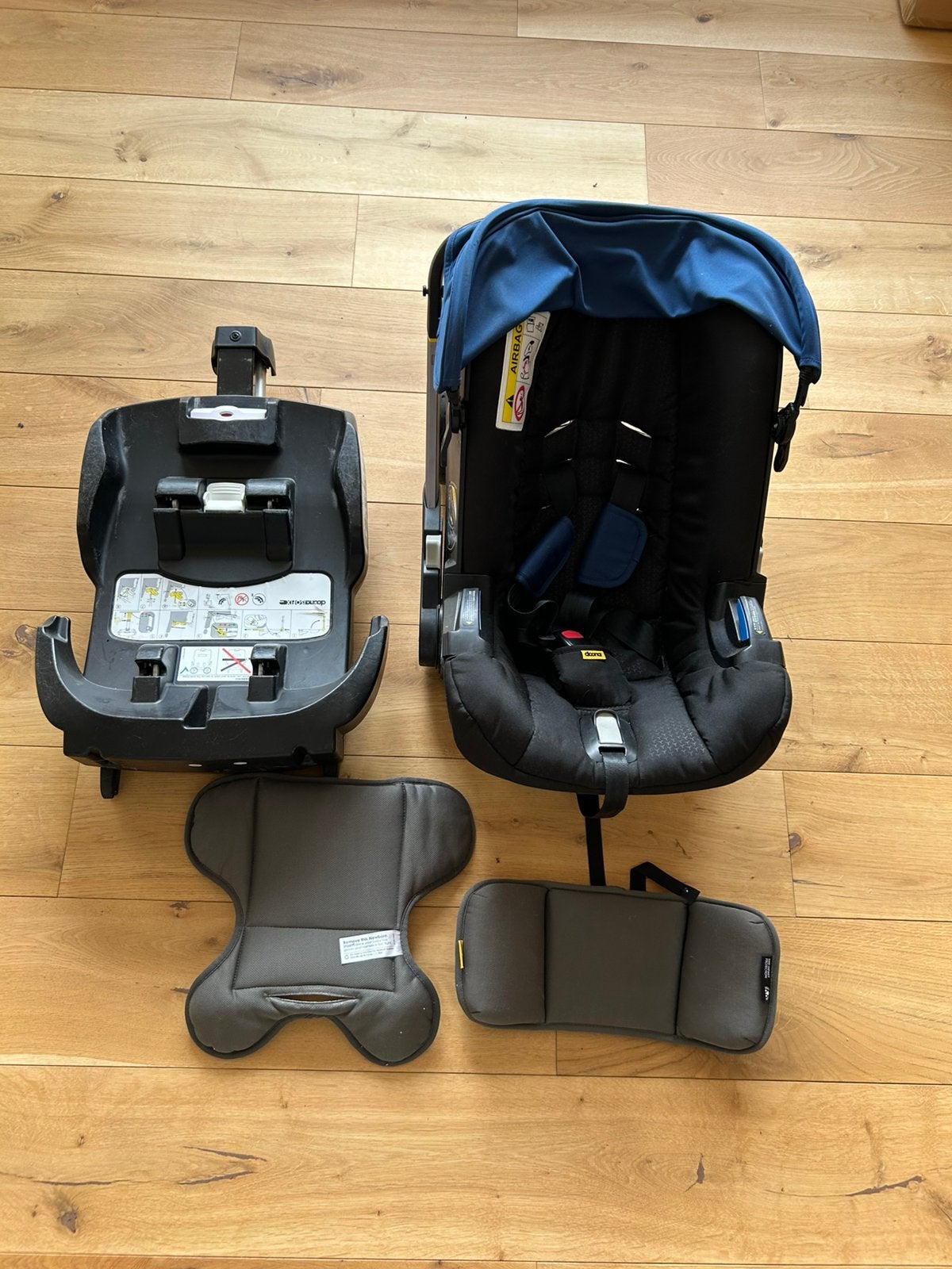 Poussette Doona avec base isofix, Enfants & Bébés, Enlèvement, Utilisé, Autres marques, Isofix
