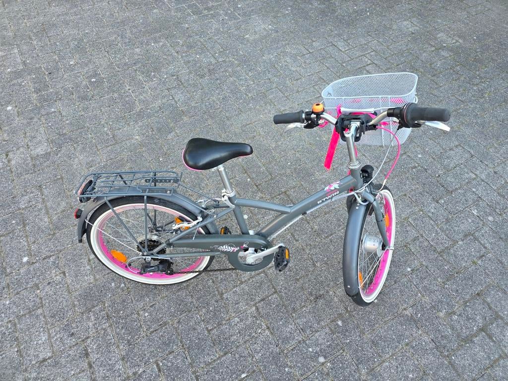 B’TWIN kinderfiets van 20 inch (voor kinderen van 6–9 jaar),, Fietsen en Brommers, Ophalen of Verzenden, Zo goed als nieuw