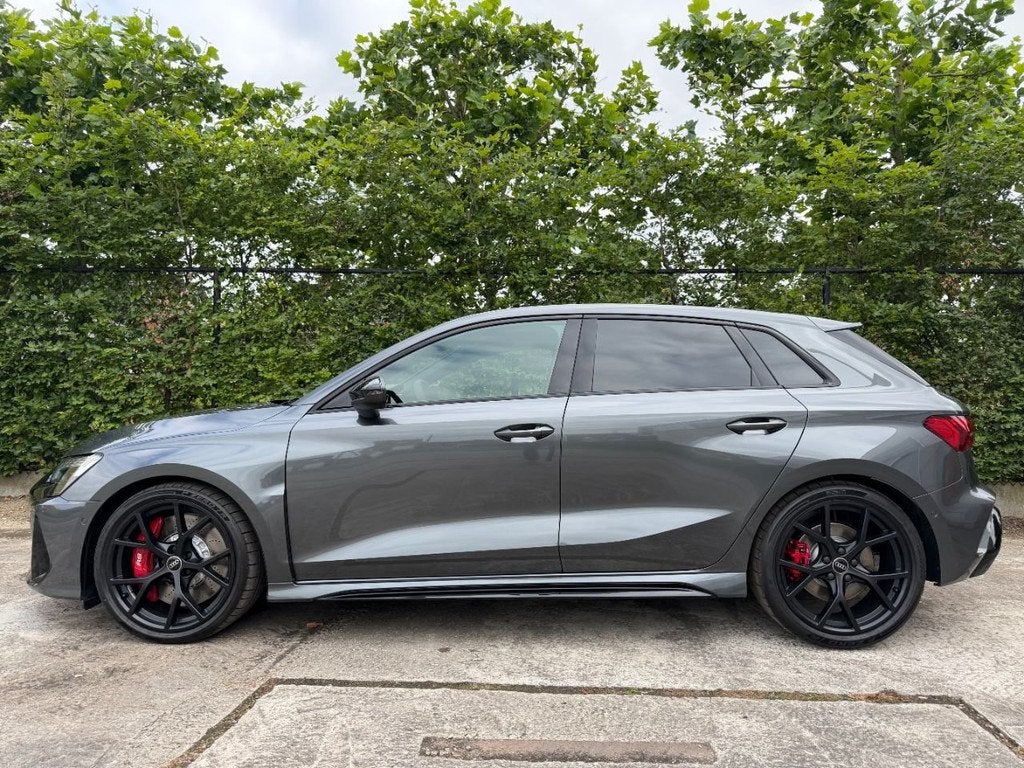Audi RS3 SPORTBACK-NEW-2.5 TFSI-QUATTRO-Pano-Dodehoek-Sonos, Autos, Argent ou Gris, Achat, 2480 cm³, Carnet d'entretien