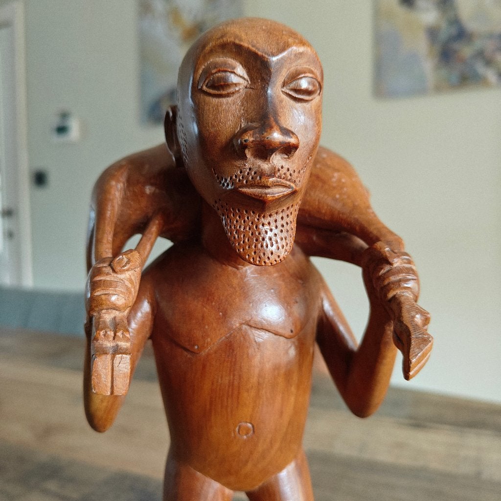 Handgesneden Afrikaans houten beeld 28cm, Ophalen, Handgemaakt, 20 - 50 cm, Beeld