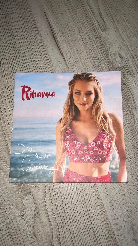 Camille Dhont - Rihanna Promotiekaartje/Handtekeningkaartje, Cd's en Dvd's, Cd's | Pop, Zo goed als nieuw, 2020 tot heden, Ophalen
