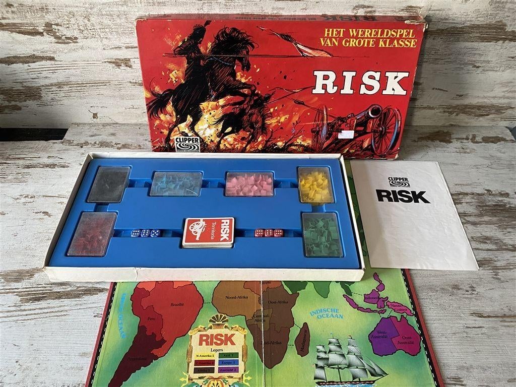Risk rode doos Clipper doos in mindere staat [s574], Hobby en Vrije tijd, Gezelschapsspellen | Bordspellen, Verzenden, Zo goed als nieuw