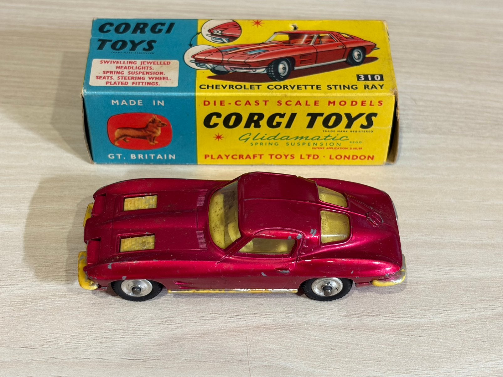 Corgi Corvette Sting Ray 310 boîte originale - années 60, Enlèvement ou Envoi, Utilisé, Voiture, Corgi
