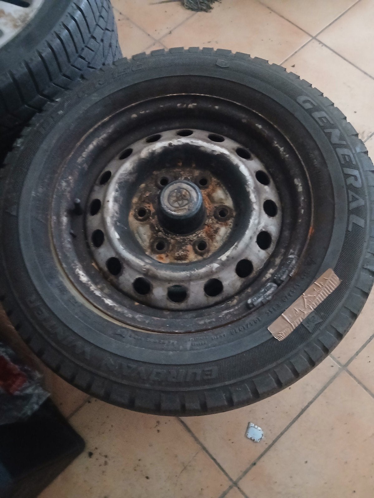 4 roue 4x4 camionette  toyota, Enlèvement ou Envoi