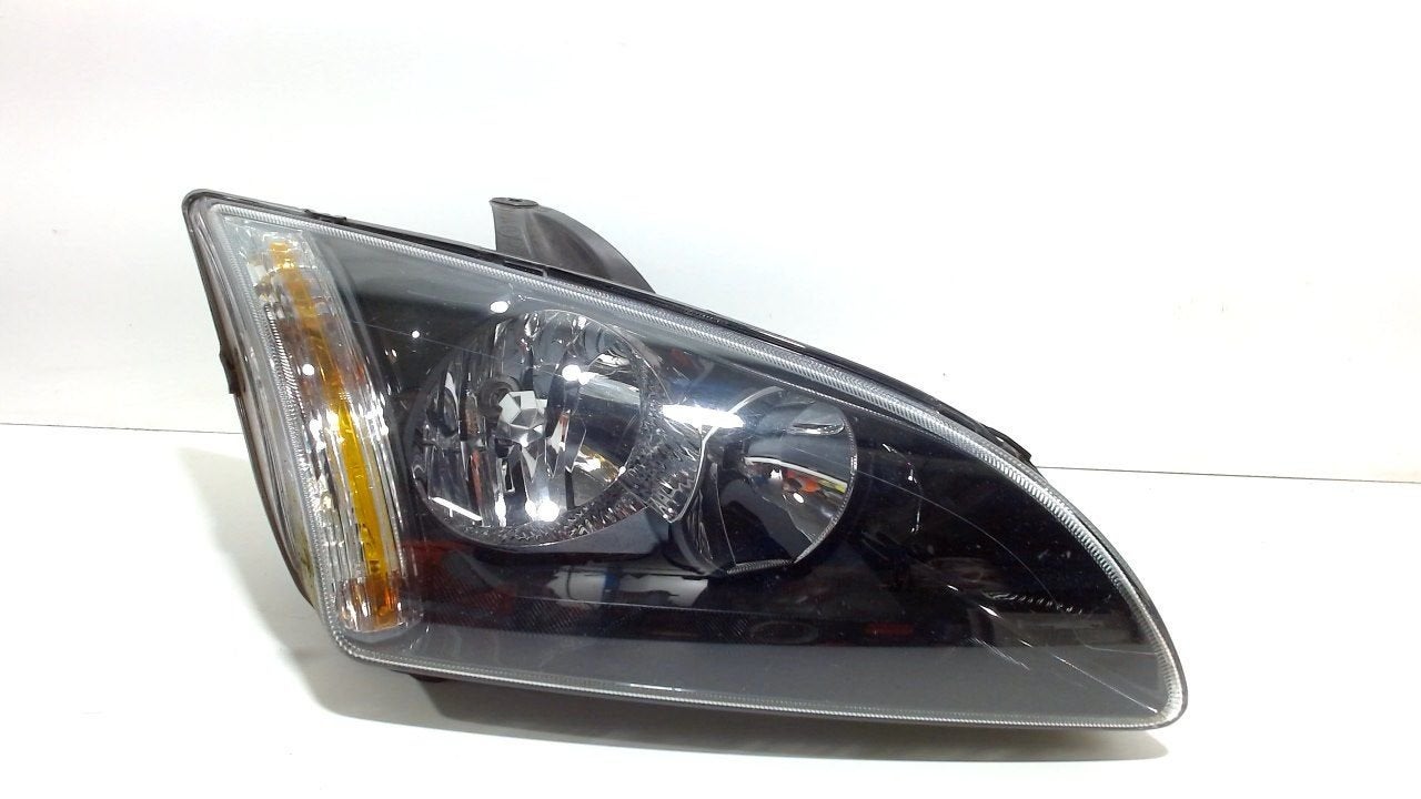 Koplamp rechts Ford Focus, Onderdelen@venauto.nl, Van der Ven Autorecycling B.V., Ettenseweg 76, 4706 PB Roosendaal, The Netherlands