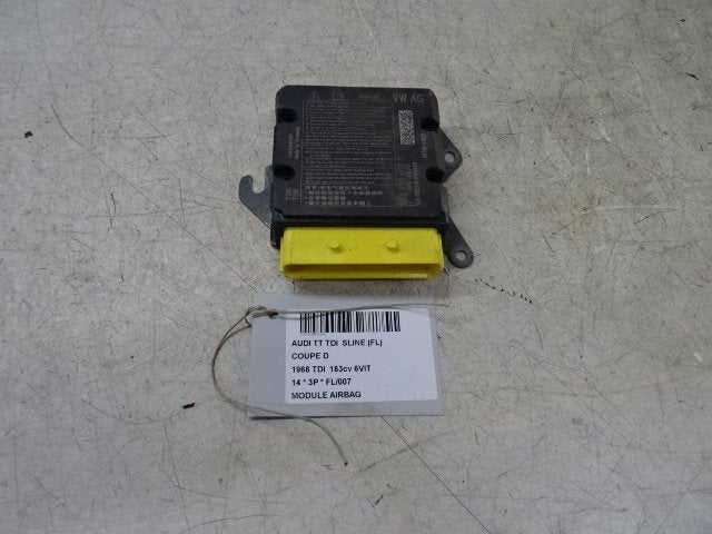 COMPUTER AIRBAG Audi TT (FV3 / FVP) (01-2014/09-2018), Gebruikt, Mevr. I. Hauben, Audi, Rue de l'Espoir 34 34
4030  GRIVEGNÉE, BE