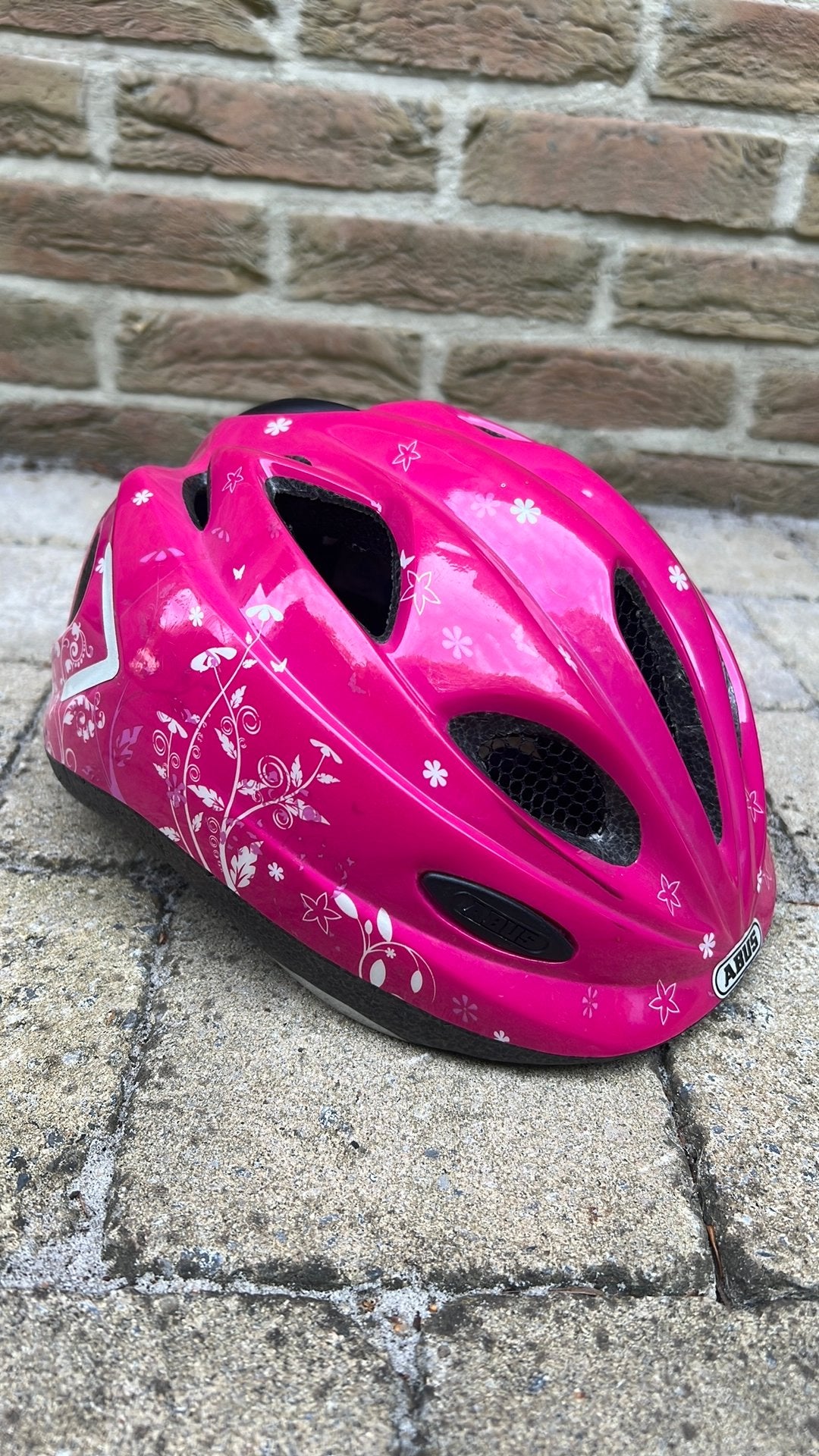 Fietshelm meisje 46-52cm bijna niet gebruikt., Fietsen en Brommers, Fietsaccessoires | Fietshelmen, Ophalen, Zo goed als nieuw