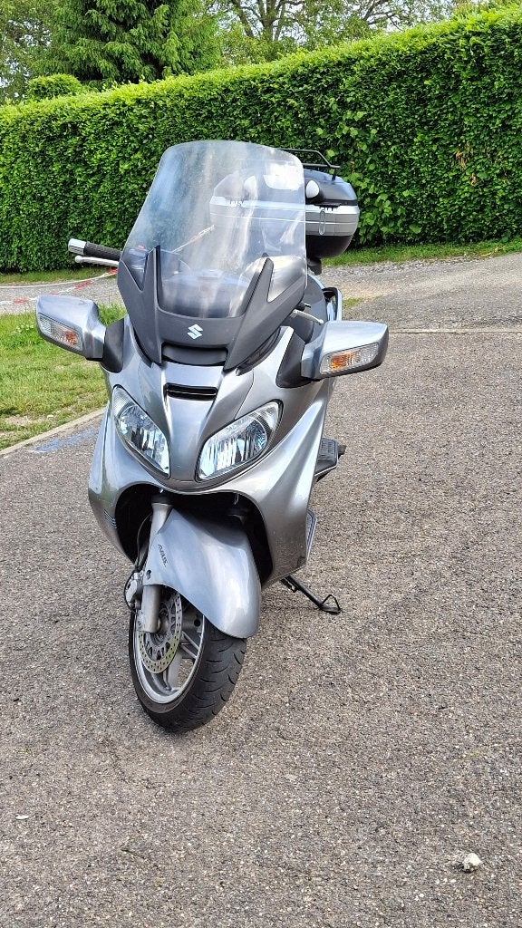 Scooter Suzuki 650, Motos, Motos | Suzuki, Scooter, Occasion, Plus de 35 kW, Selle chauffante