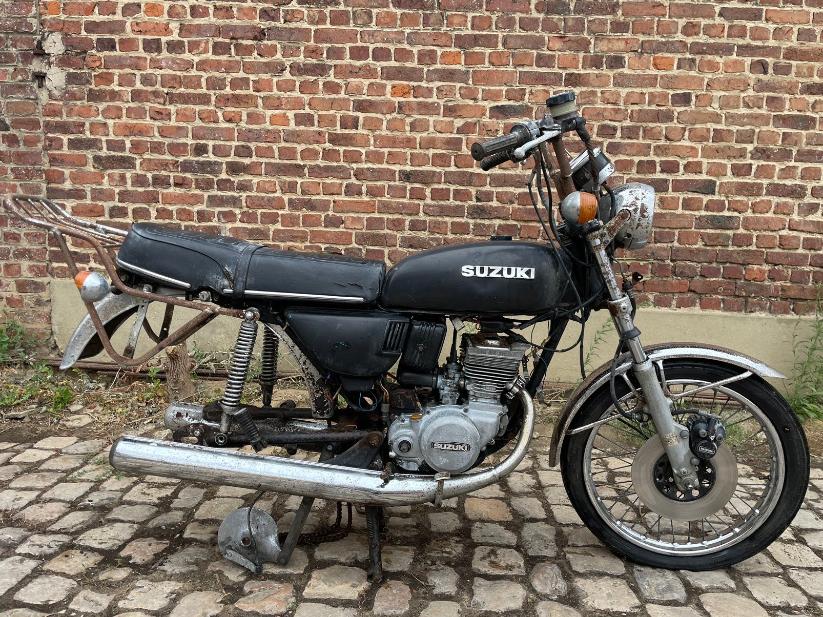 Suzuki GT125 wrak voor onderdelen 125