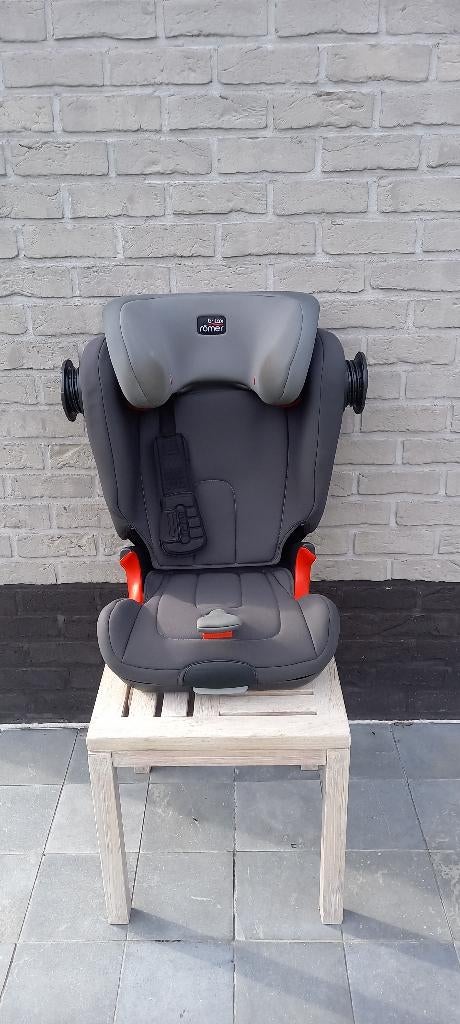 Autostoel Römer Kidfix II (15-36kg), Enfants & Bébés, Sièges auto, Romer, 15 à 36 kg, Protection latérale, Enlèvement