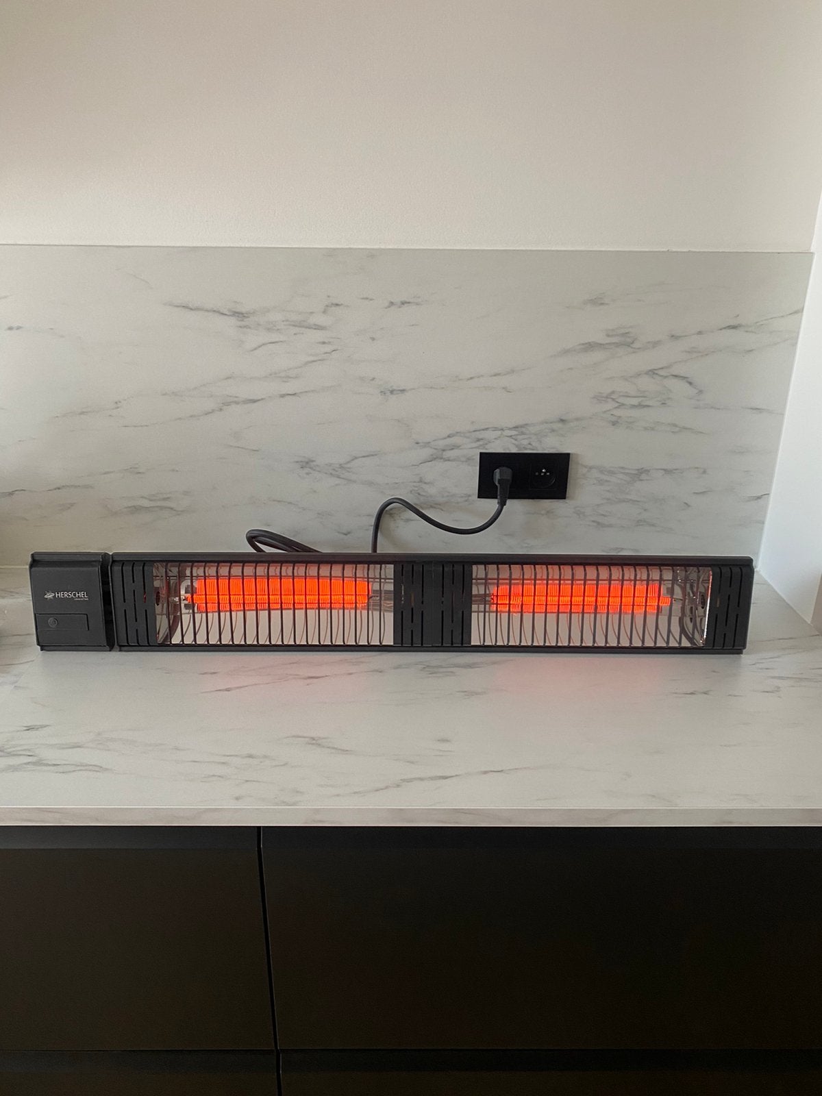 Herschel Manhattan 3000W Terrasverwarmer – Afstandsbediening, Ophalen, Zo goed als nieuw, Wand