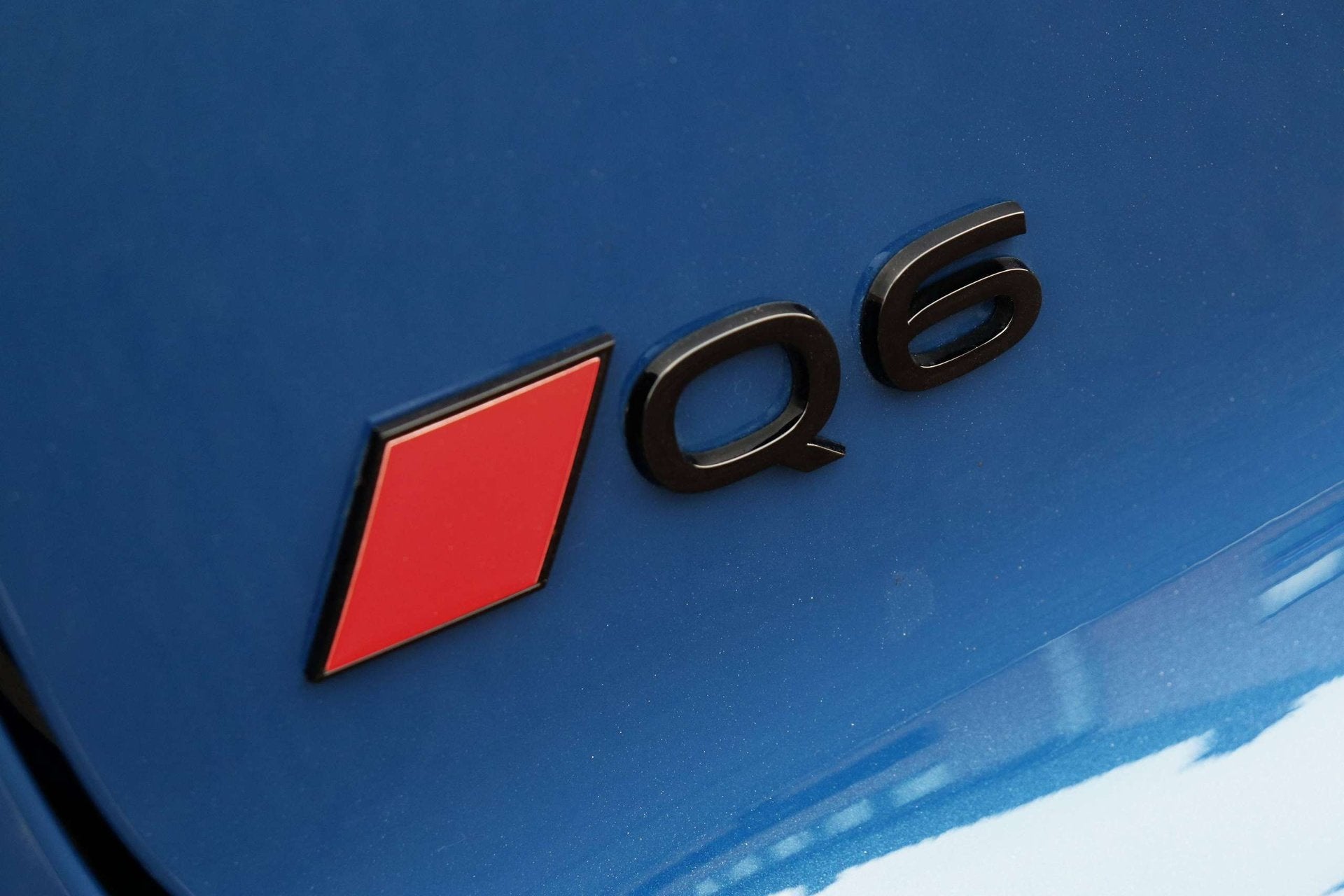 Audi Q6 e-tron 100 kWh 50 Performance S-line - Shadow+/Blind, Automaat, Gebruikt, Blauw, 5 zetels