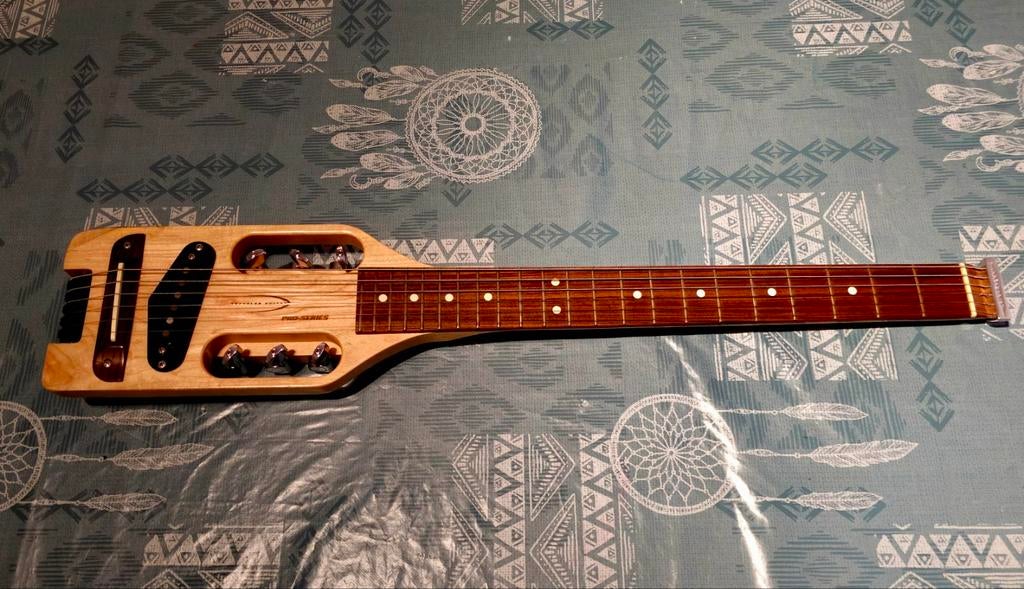 Travel guitar, Ophalen