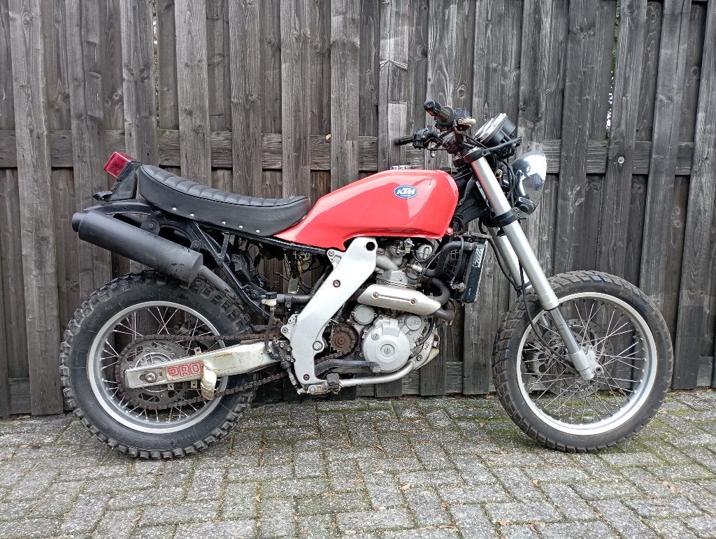 APRILIA 650, Motos, Occasion, 650 cm³, 1 cylindre, Naked bike