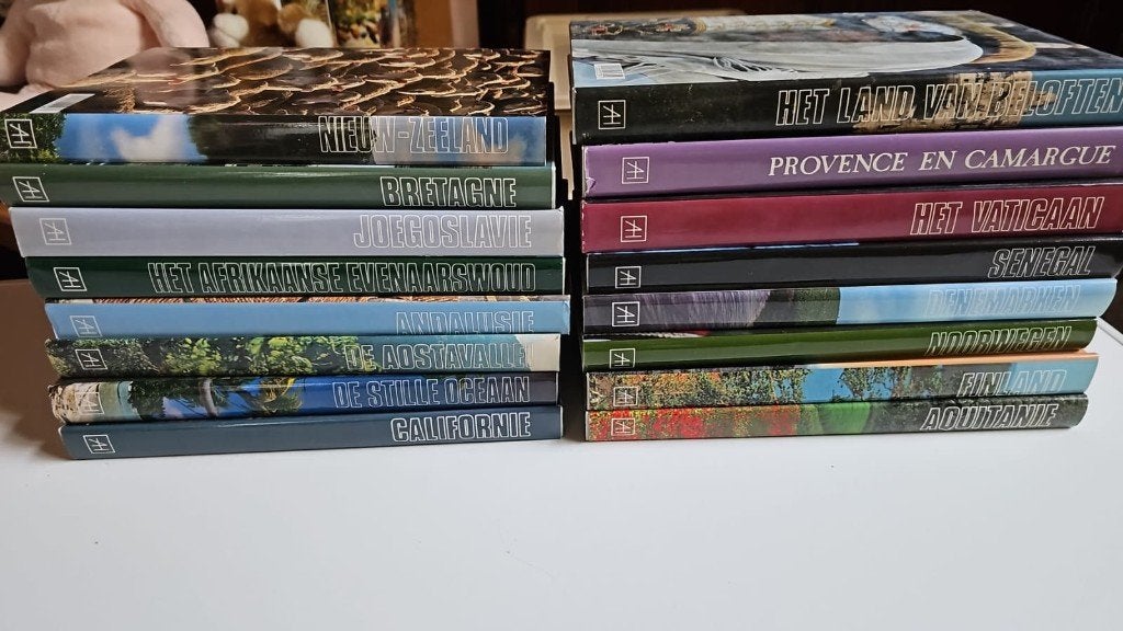 Artis - Historia : "16 Boeken" over Verschillende Landen, Ophalen