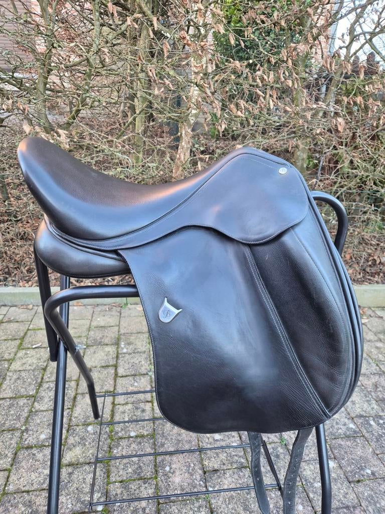 Bates Innova 17.5 dressuurzadel, Dieren en Toebehoren, Ophalen of Verzenden, Dressuur